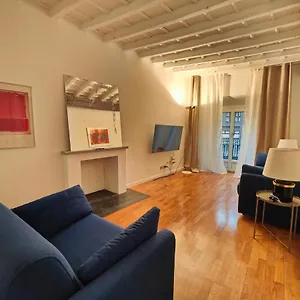 https://crocetta-design-apartment-with-terrace.italymilanhotels.net